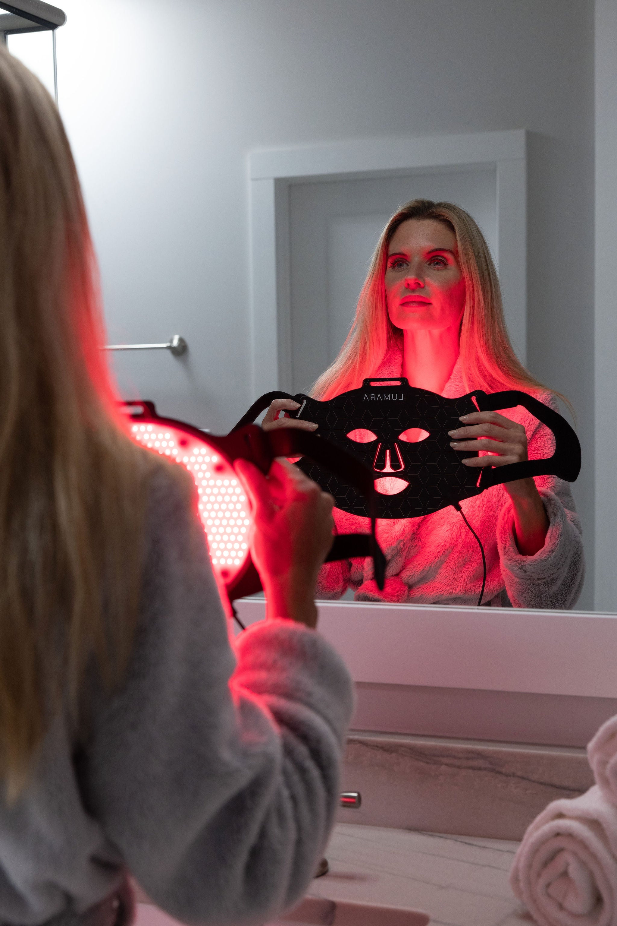 Viso - Red Light Therapy - Age-Defying Mask